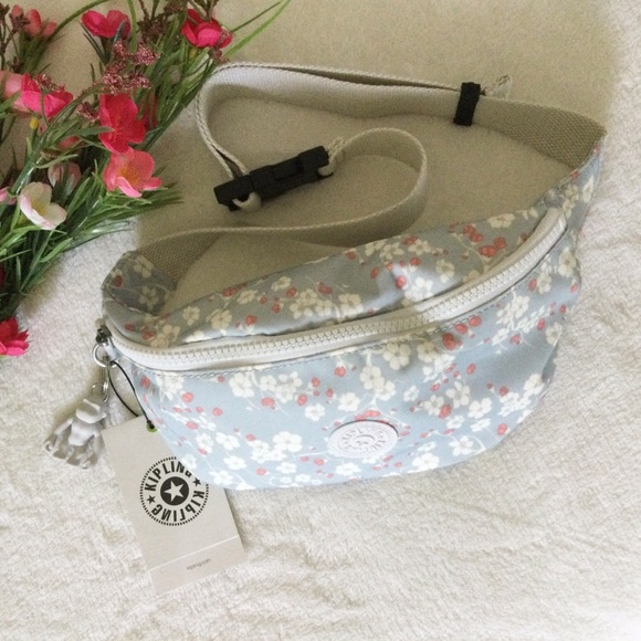 ⛔️SOLD⛔️ KIPLING Fresh Floral Garden Waist Pack - Picture 12 of 12